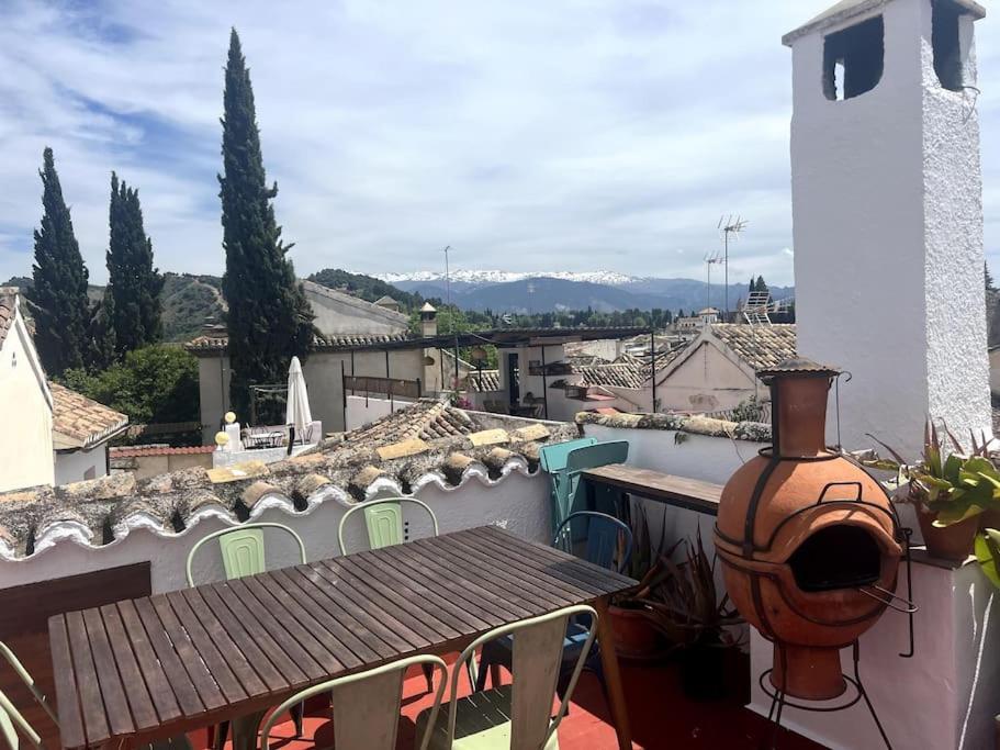 Dom wakacyjny Cosy House, Sunny Terrace, Amazing Views & Outdoor Bathtub! *