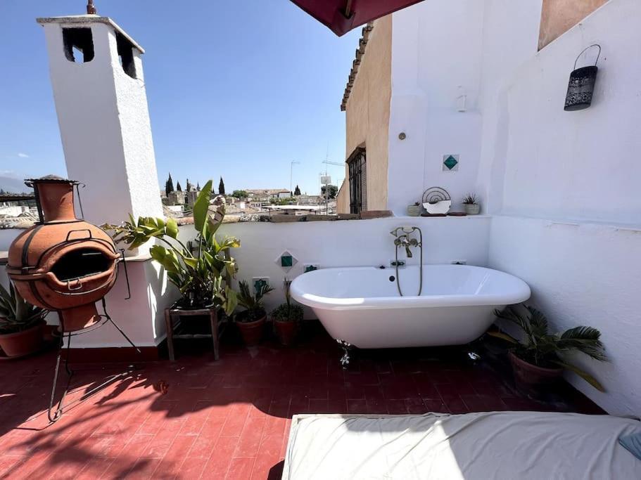 Cosy House, Sunny Terrace, Amazing Views & Outdoor Bathtub! Dom wakacyjny Grenada