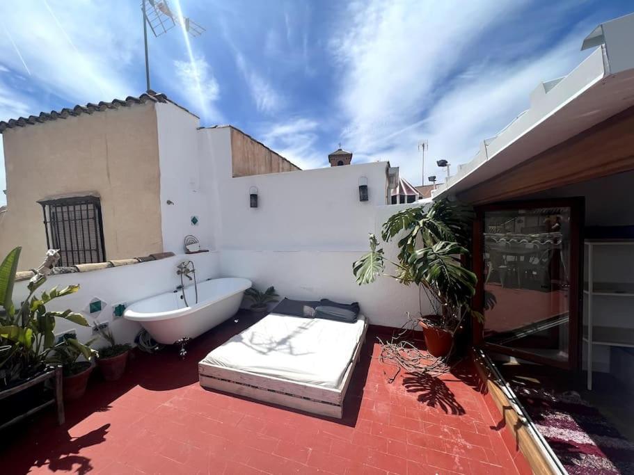 Dom wakacyjny Cosy House, Sunny Terrace, Amazing Views & Outdoor Bathtub! *