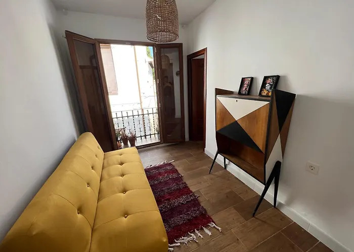 Cosy House, Sunny Terrace, Amazing Views & Outdoor Bathtub!